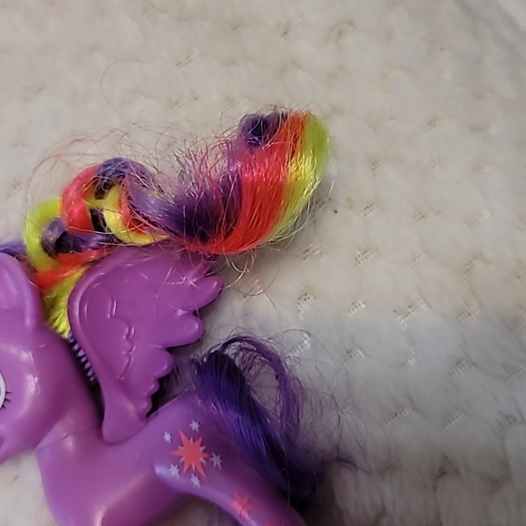 My Little Pony G4 Twilight Spatkle The Unicorn - 2008 - Hasbro - Picture 4 of 6